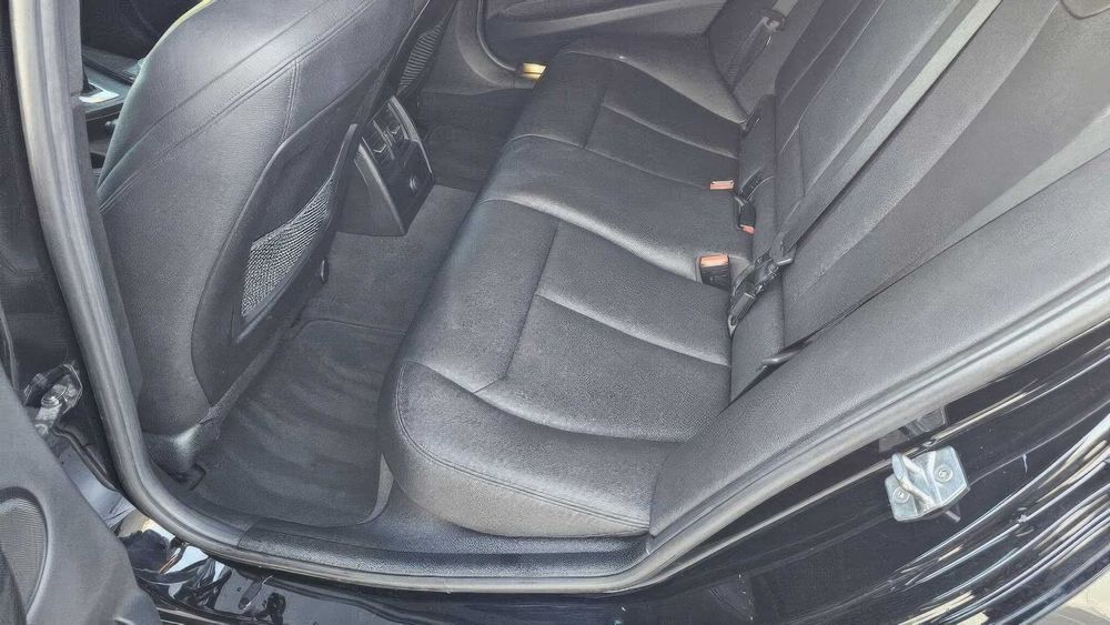 BMW 3 Series 330i      2018