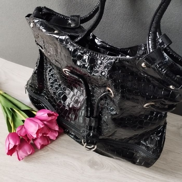 Torebka damska lakierowana czarna nowa r a4