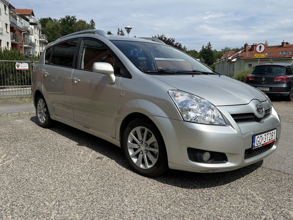 Toyota Corolla Verso 2.2 D4D skora hak wersja indywidualna