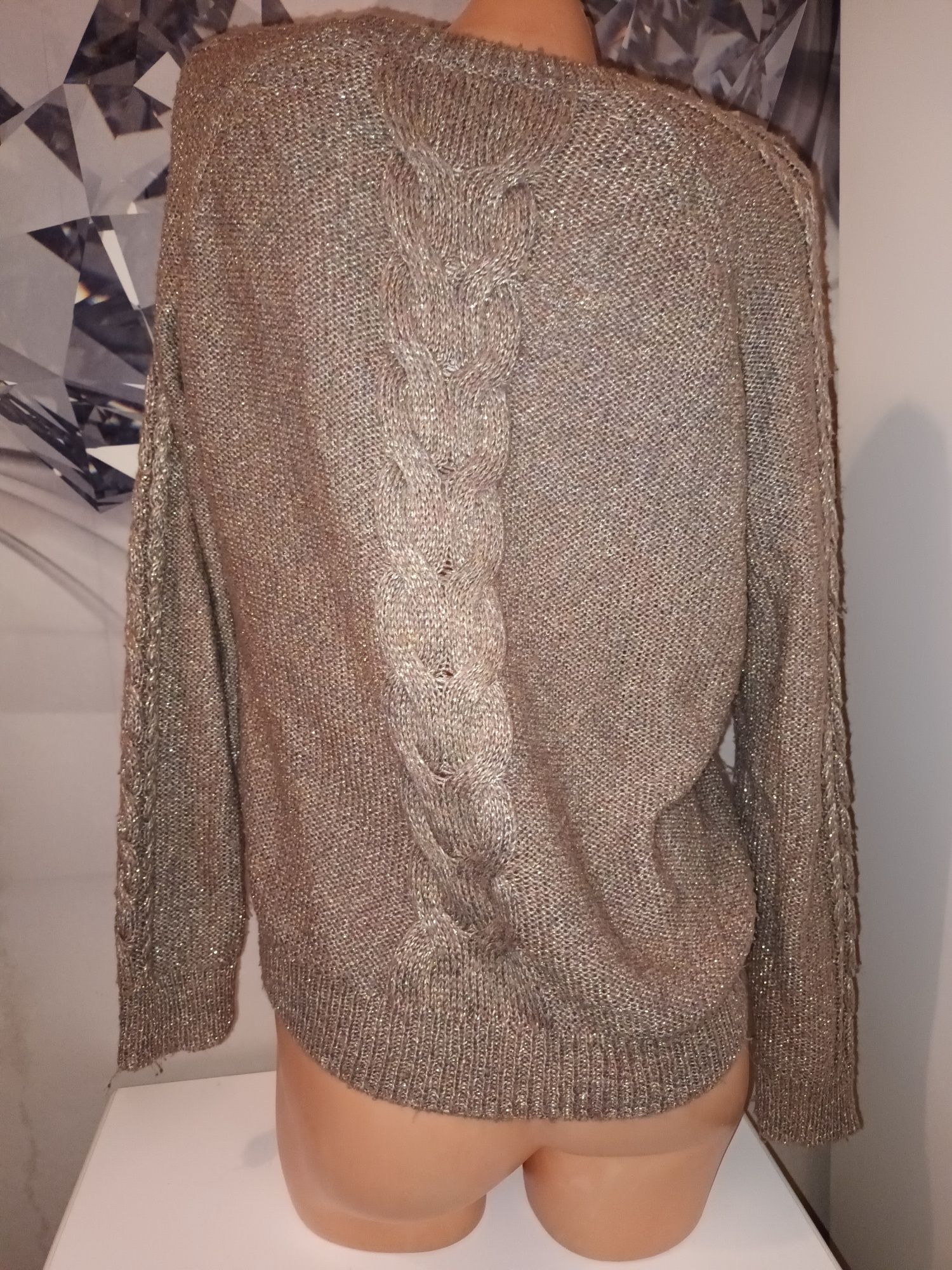 Sweter w warkocze H&M.