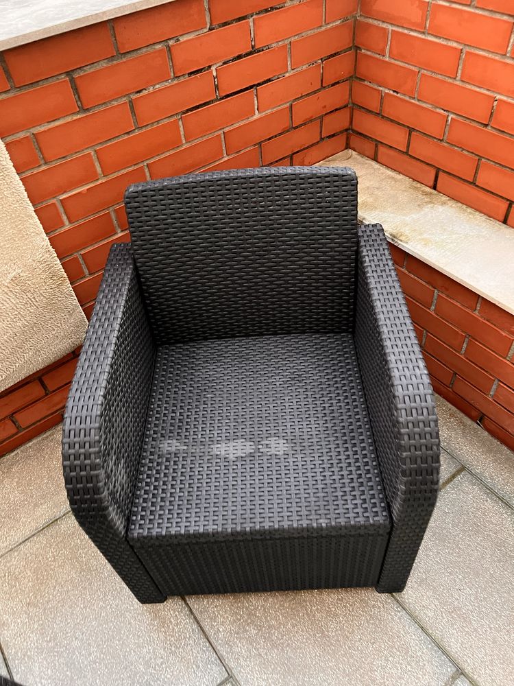 Vendo cadeiras jardim com mesa de centro