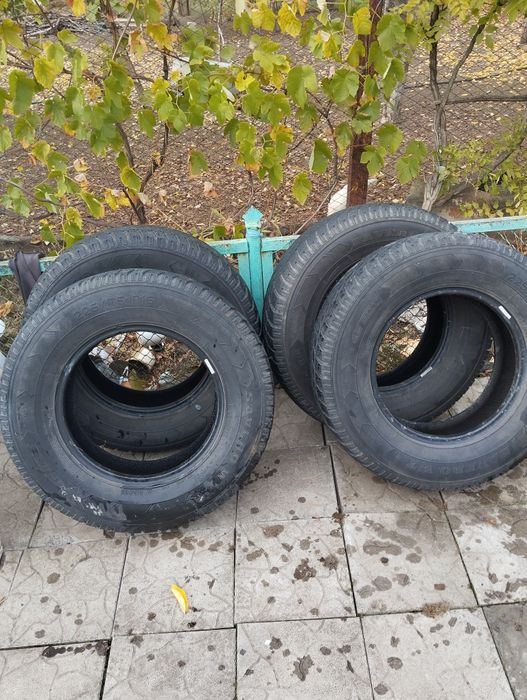 Продам шины б/у 225/75R16 - 4шт. Зима. 195/65R15- 3шт с  шипами зима