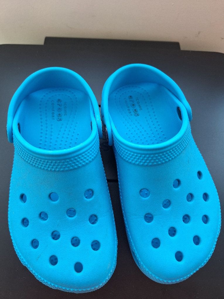 Crocs C12, tamanho 30-31