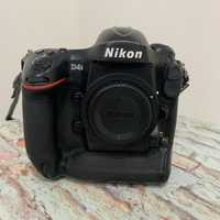 Nikon D4s.                      .