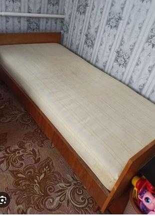 Ліжко односпальне дерев'яне