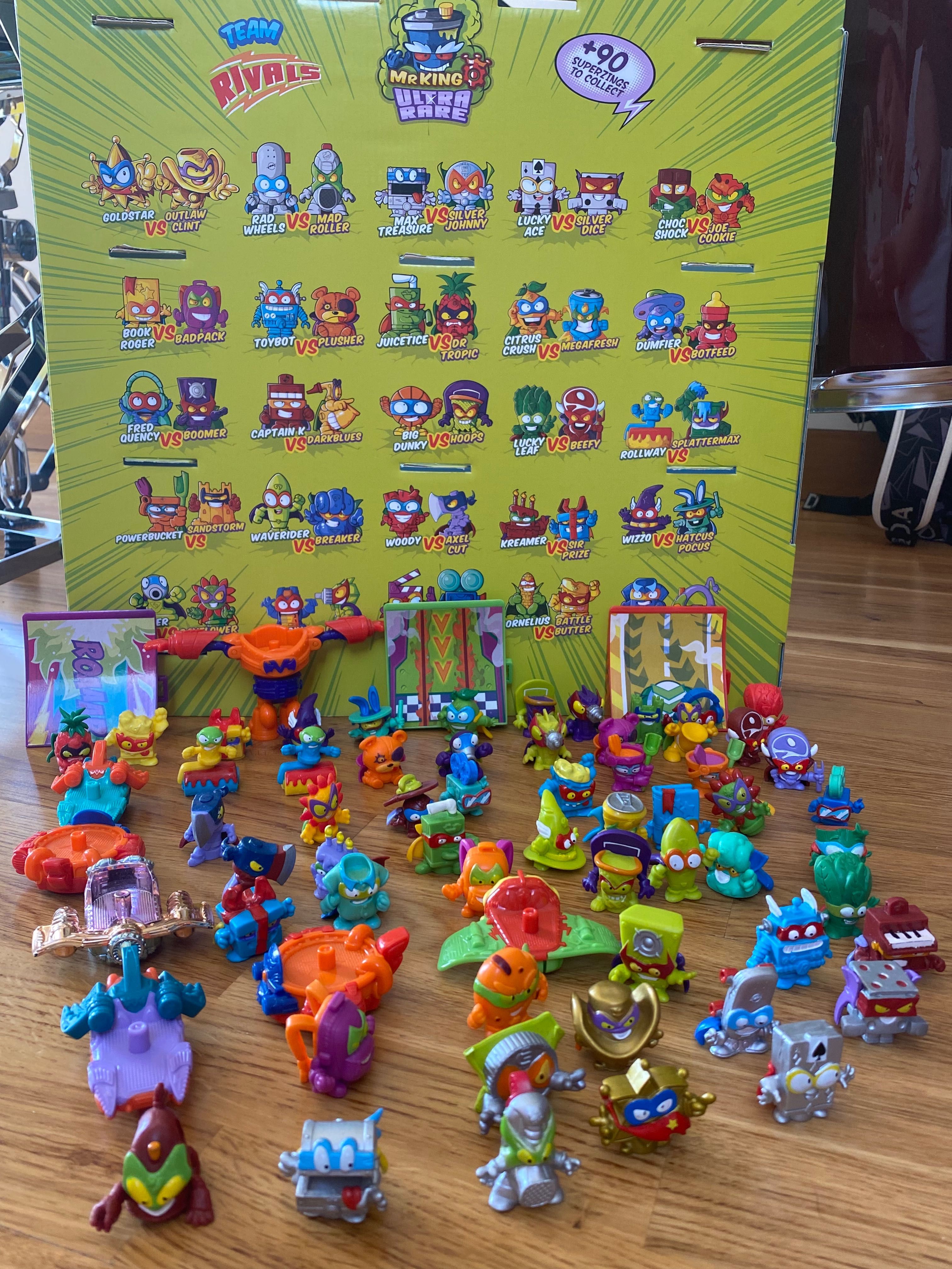 Superzings 3 seria - 60 ekementów - figurki + stojak + zabawki