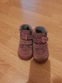 Продам натуральные замшевые детские сапоги ботинки