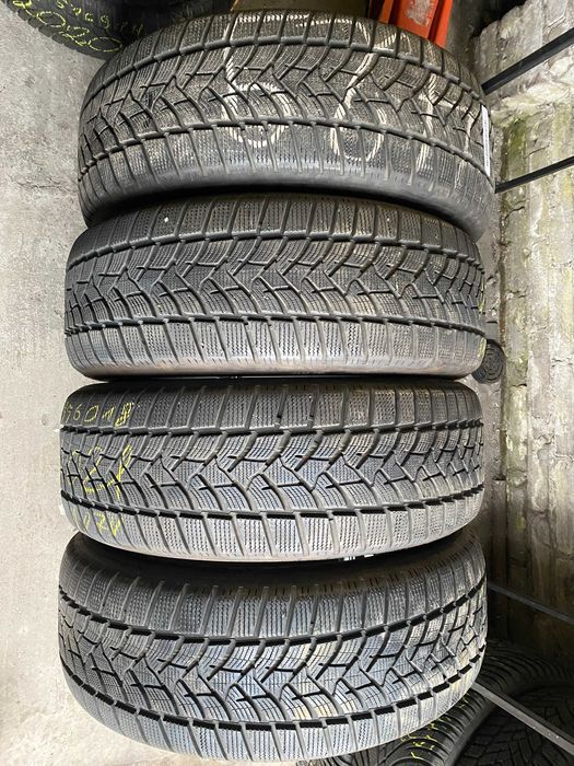 235/60R18 Cztery używane opony zimowe Dunlop