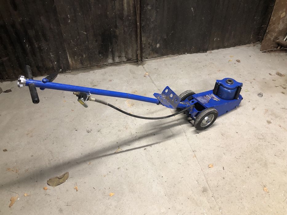 Podnosnik hydrauliczno-pneumatyczny