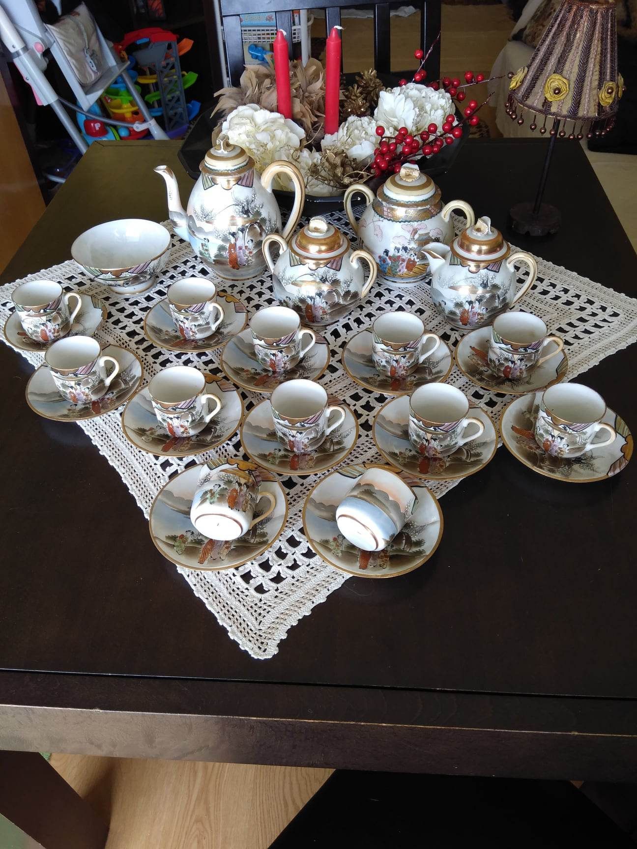 Serviço café 12 chavenas, muito vintage, casquinha, chines muito antig