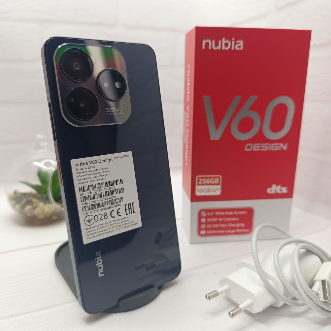 Продам телефон ZTE Nubia V60 Design  6/256Gb NFC в гарному стані