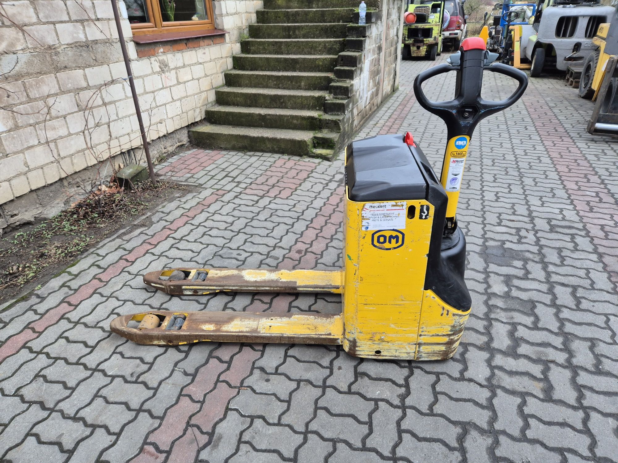 Paleciak elektryczny OM.  Linde Still  Jungheinrich Yale
