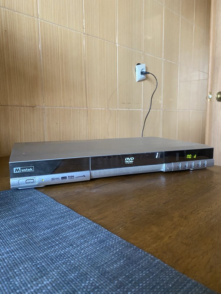 DVD Player Mustek V56LM-2E