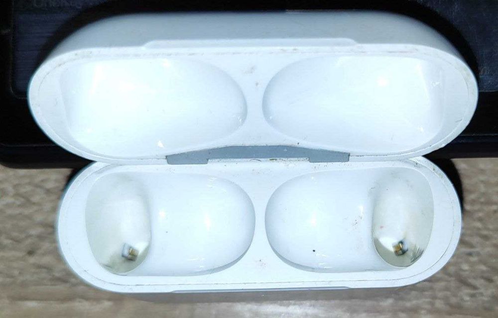 Продам навушники  AirPods TWS