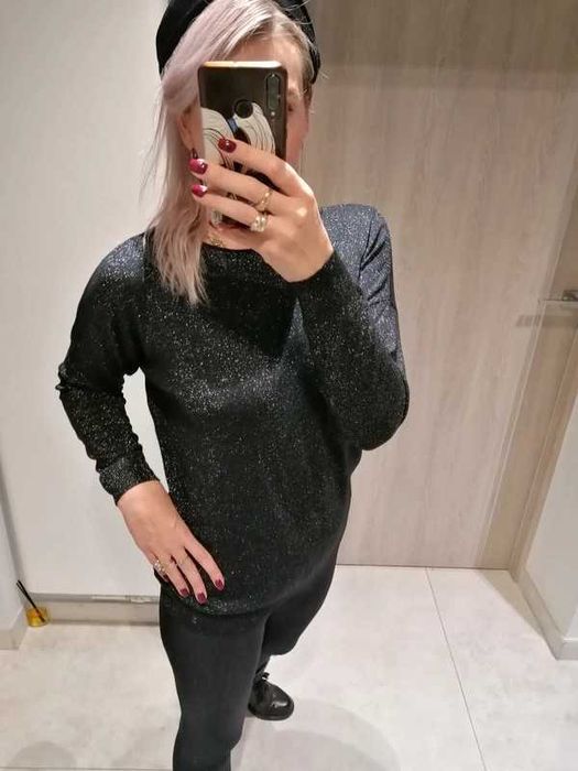 Czarny sweter z połyskiem rozm.M/ L