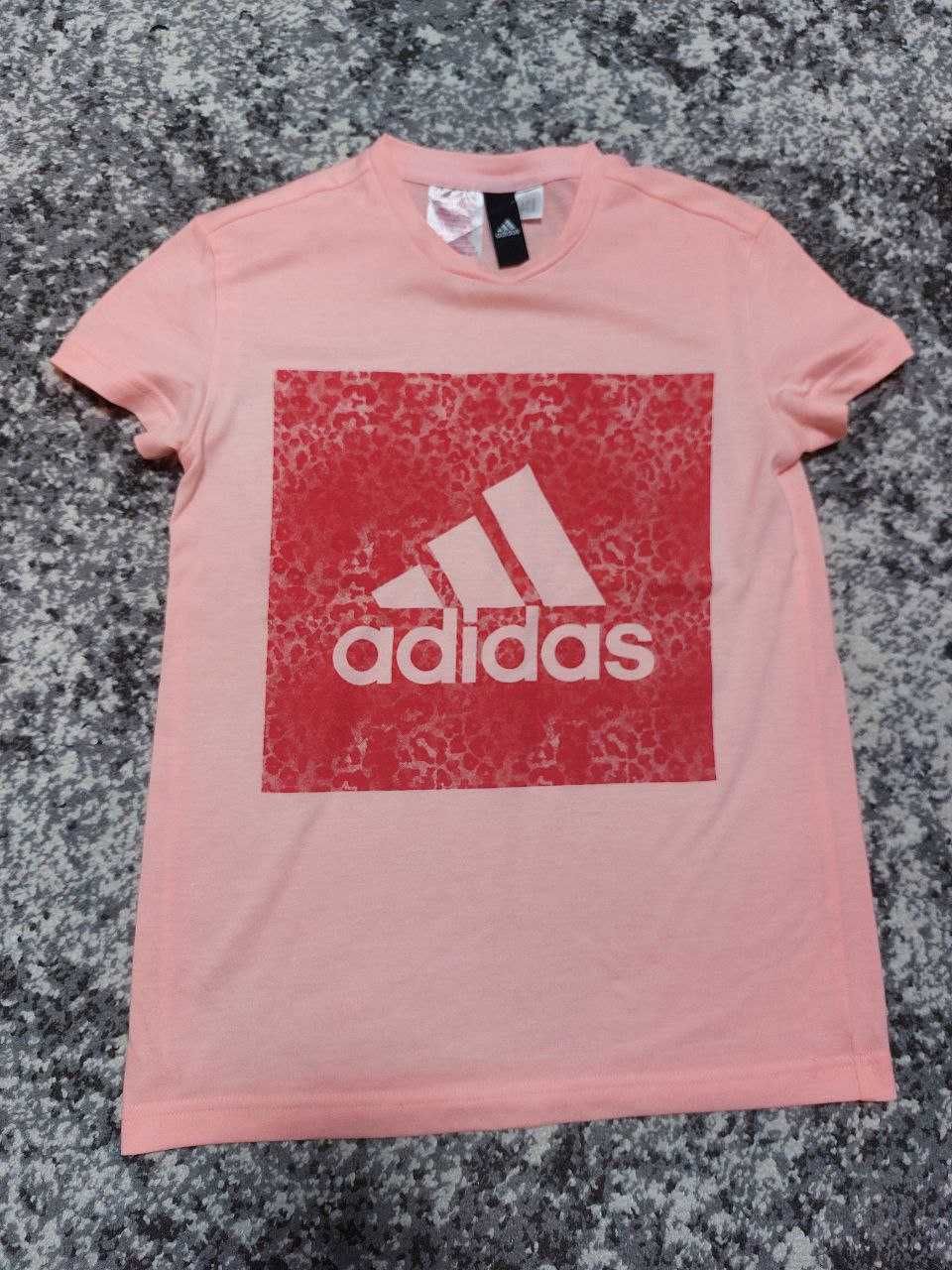 Спортивная женская футболка Adidas размер S