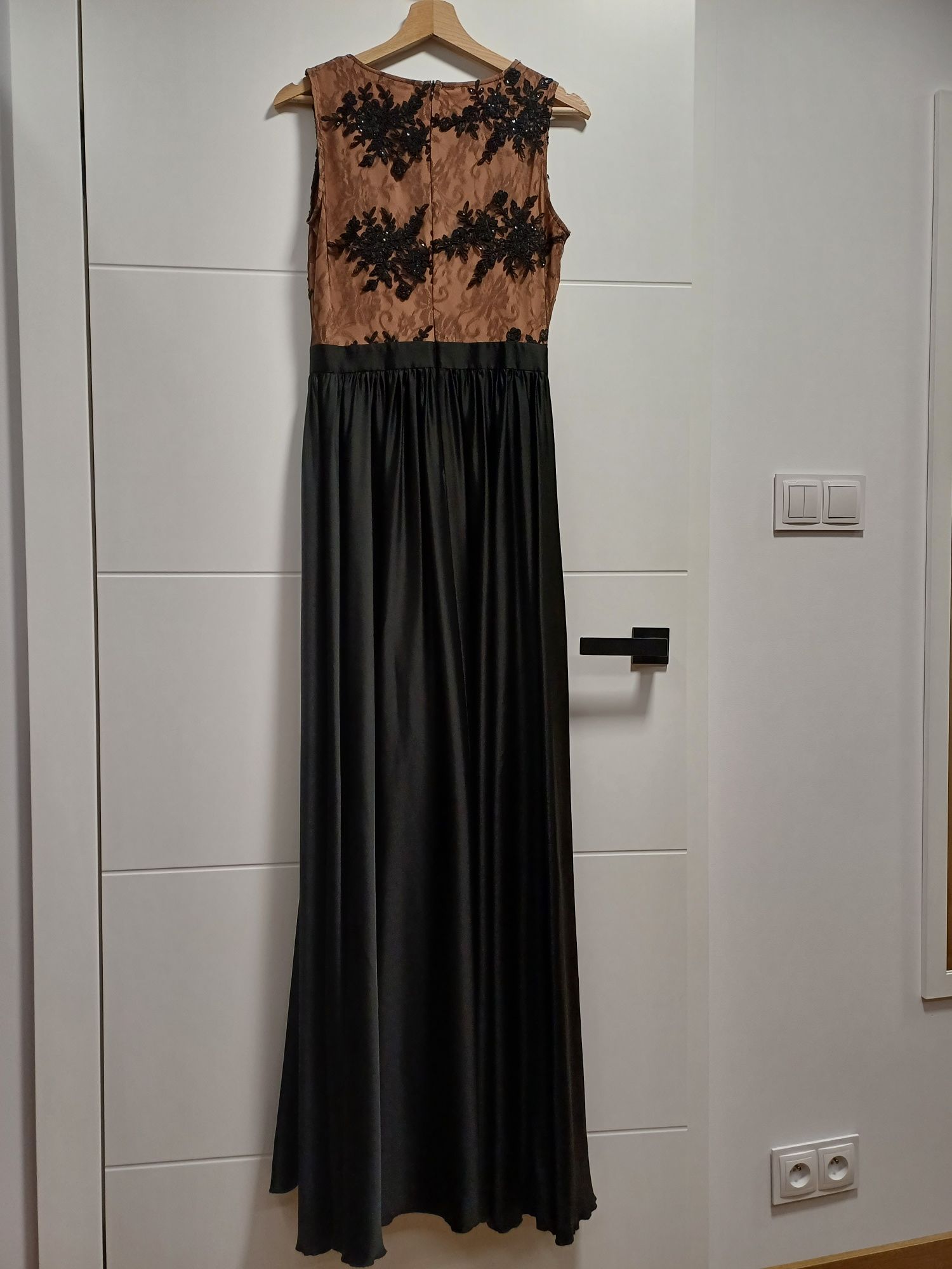 Sprzedam sukienkę firmy Emo r.38
