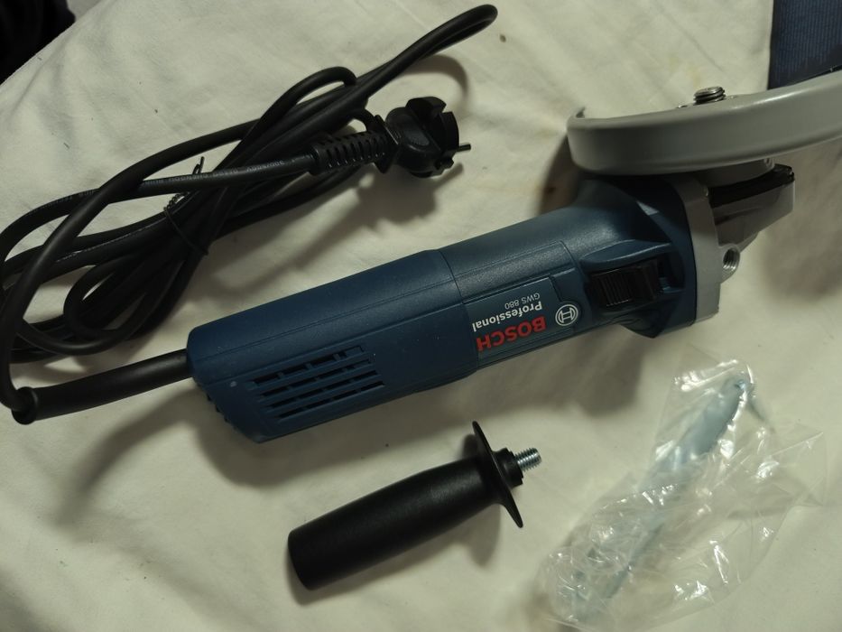 Rebarbadora profissional 115mm Bosch GWS 880 nova em caixa