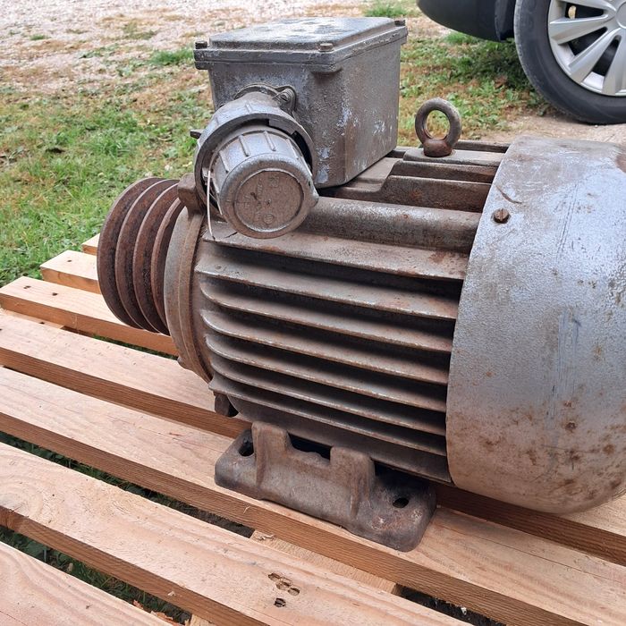 Sprzedam silnik elektryczny