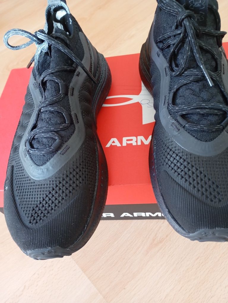 Tênis sapatilhas Under Armour