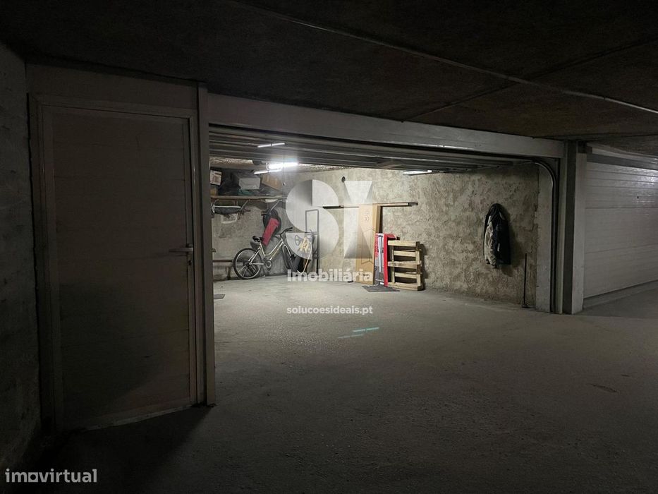 Garagem fechada com 23 m2