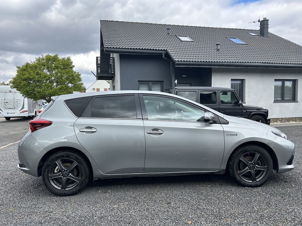 Toyota Auris Hybrid