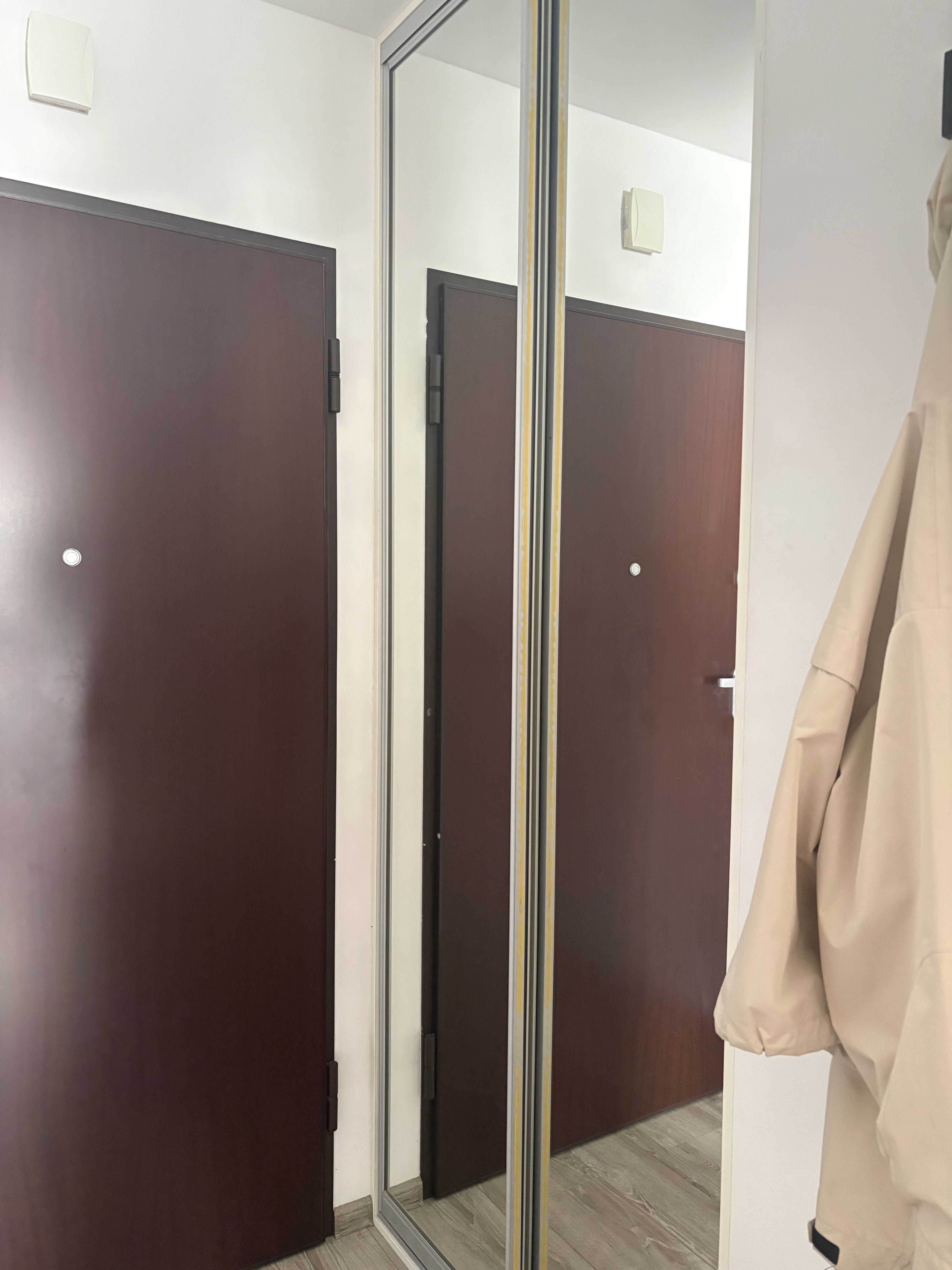 Fronty lustrzane w ramie aluminiowej