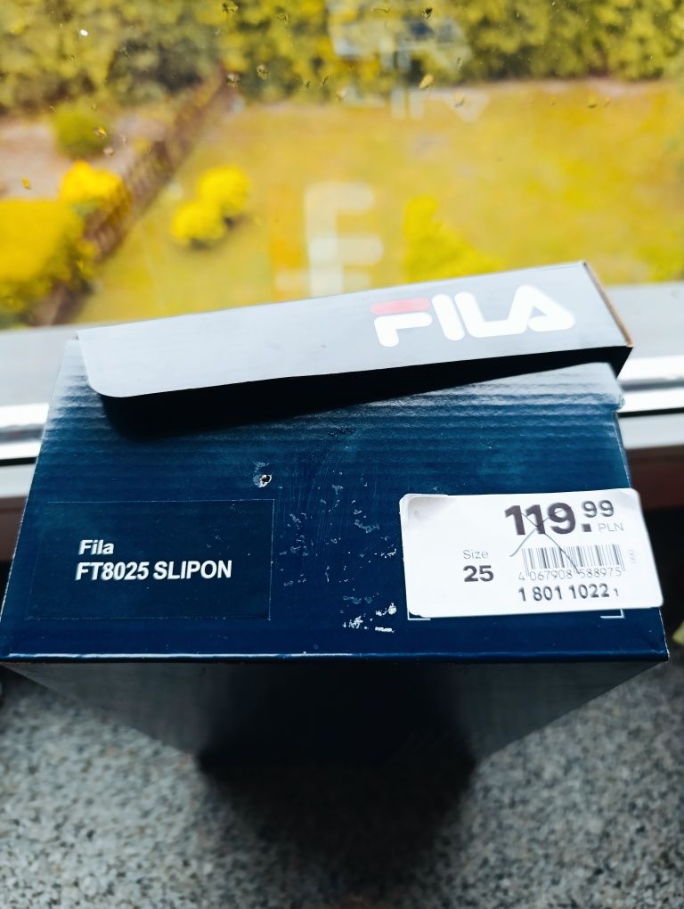 Buty sneakersy chłopięce Fila rozmiar 25