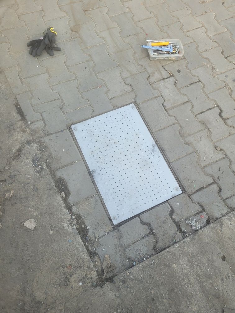 Wpust drogowy, krata żeliwna, filtr do wpustów nierdzewny.