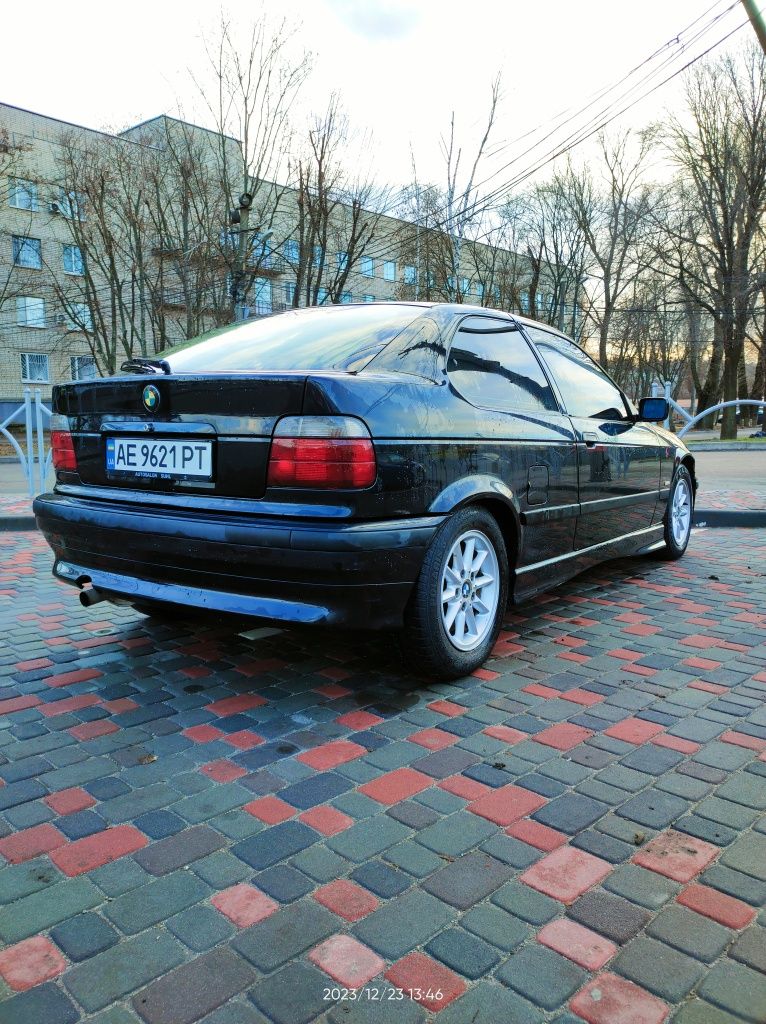 BMW 316i. E 36 Compact