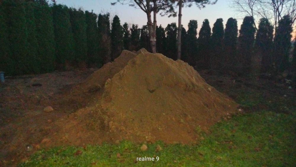 Oddam ziemię z wykopu