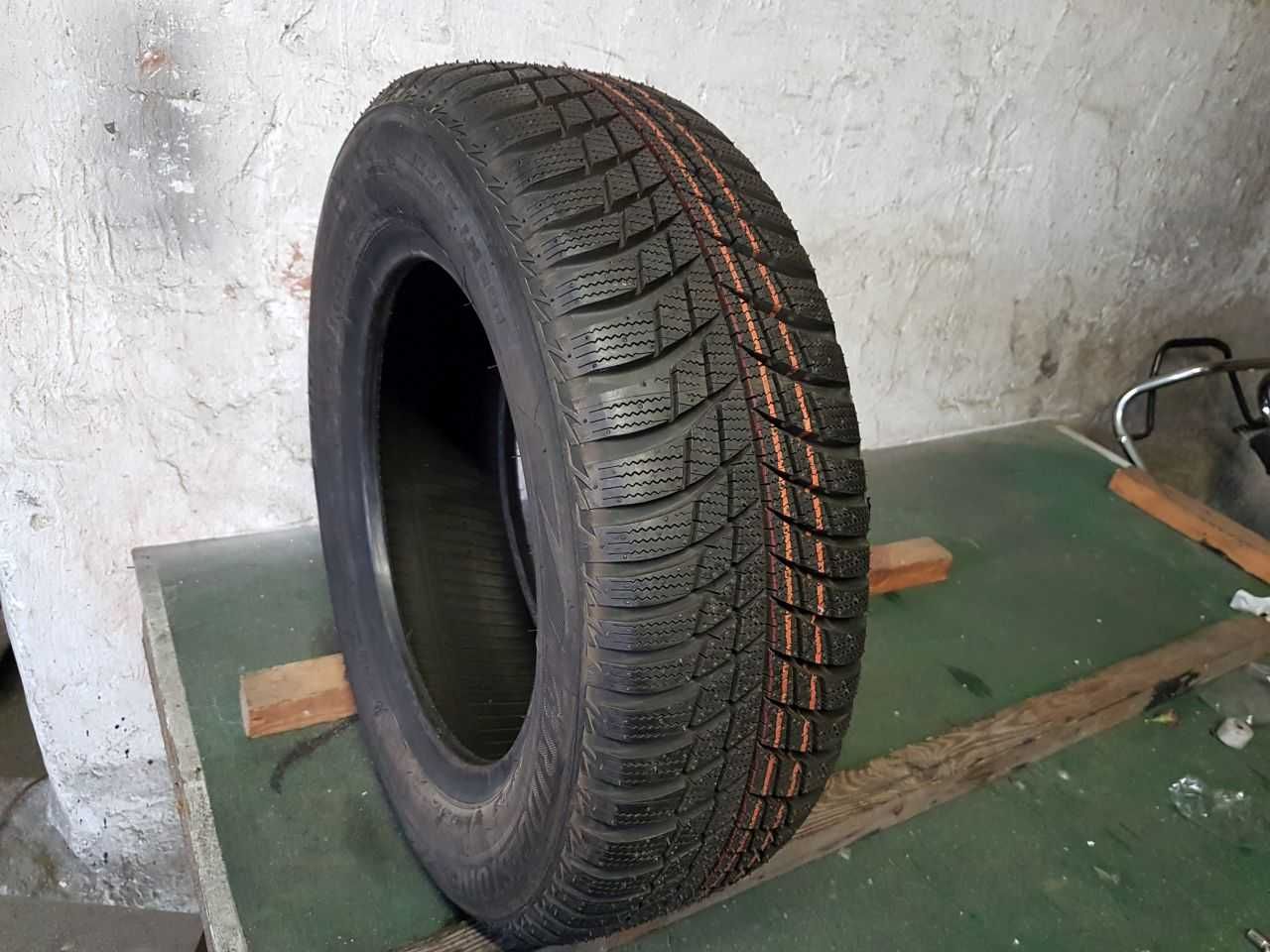 Nowa Opona pojedynka zimowa 185/65R14 9mm Bridgestone Blizzak LM001