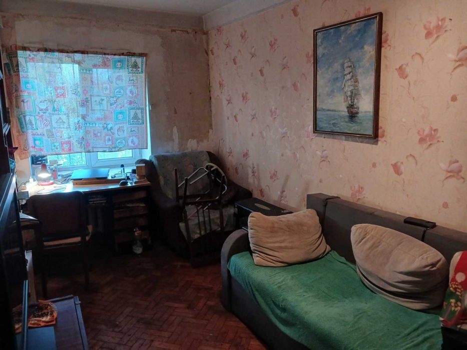 Продам двухкомнатную квартиру на Черемушках.