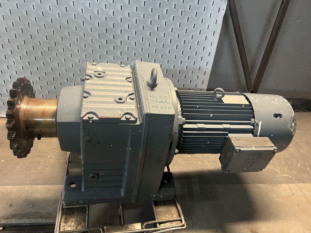 Motoreduktor sew 5.5 kw  39 obr