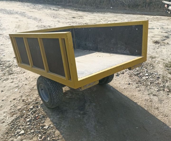 Przyczepka do mini traktorka kosiarki