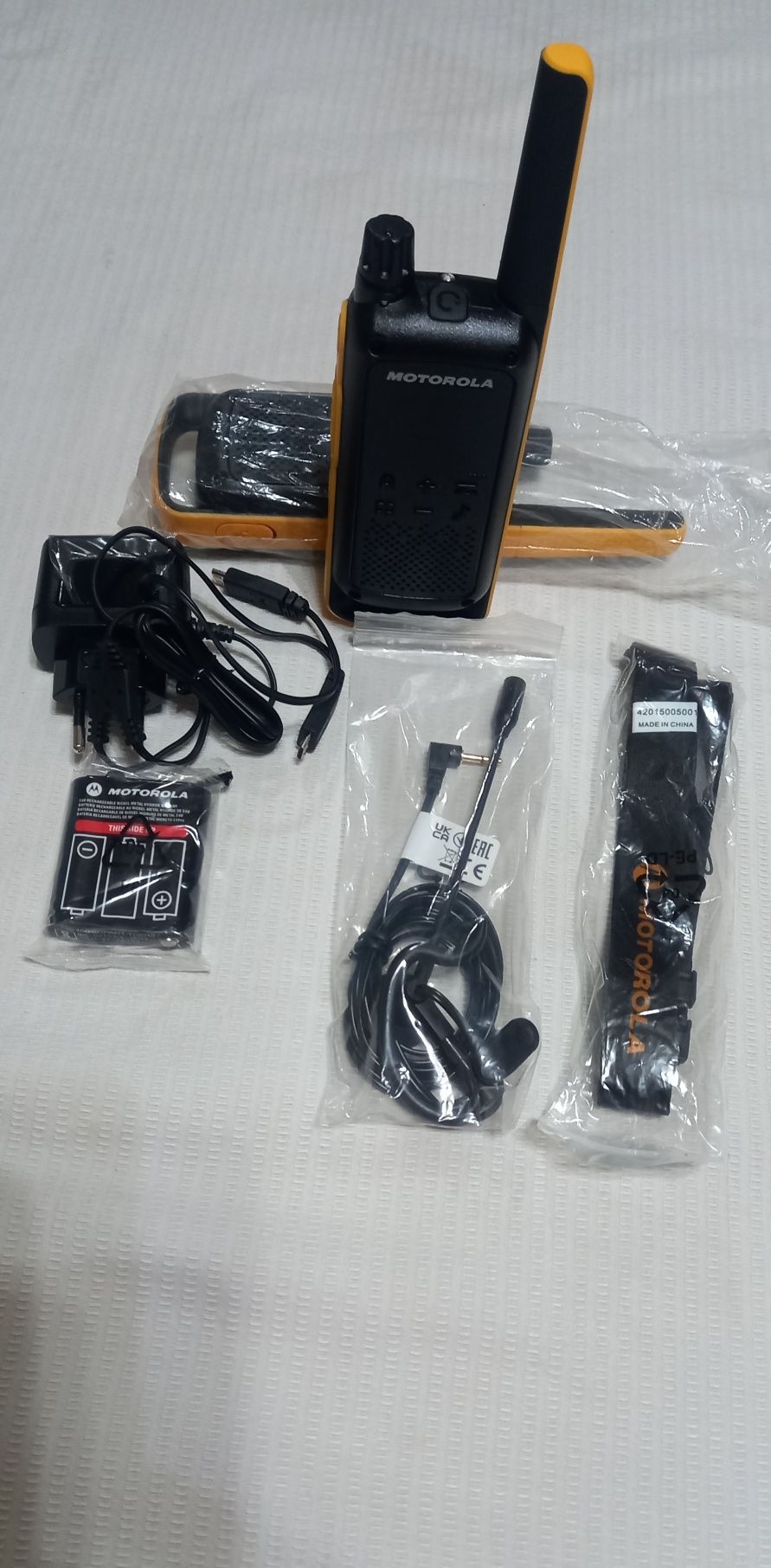Продам   2 шт рації в повній комплектації .