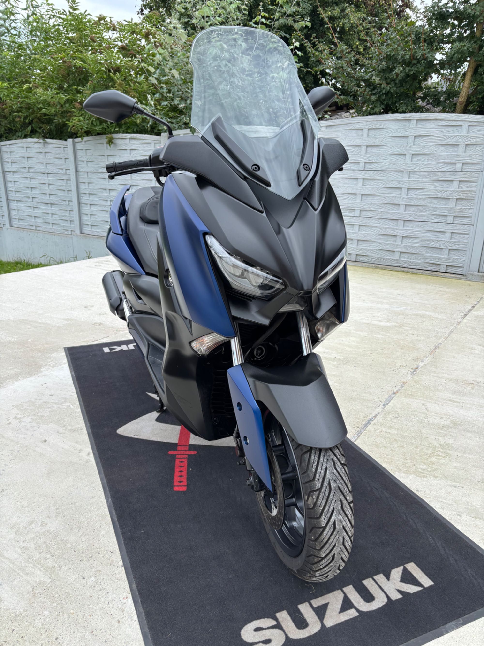 Yamaha X-MAX 125