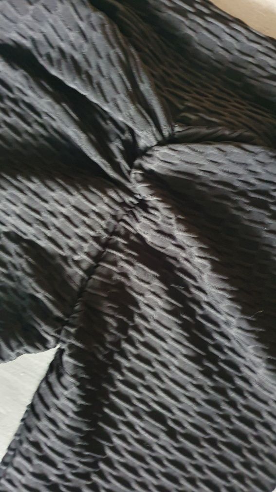 Czarne legginsy modelujące z marszczeniem na pośladkach push up S/M