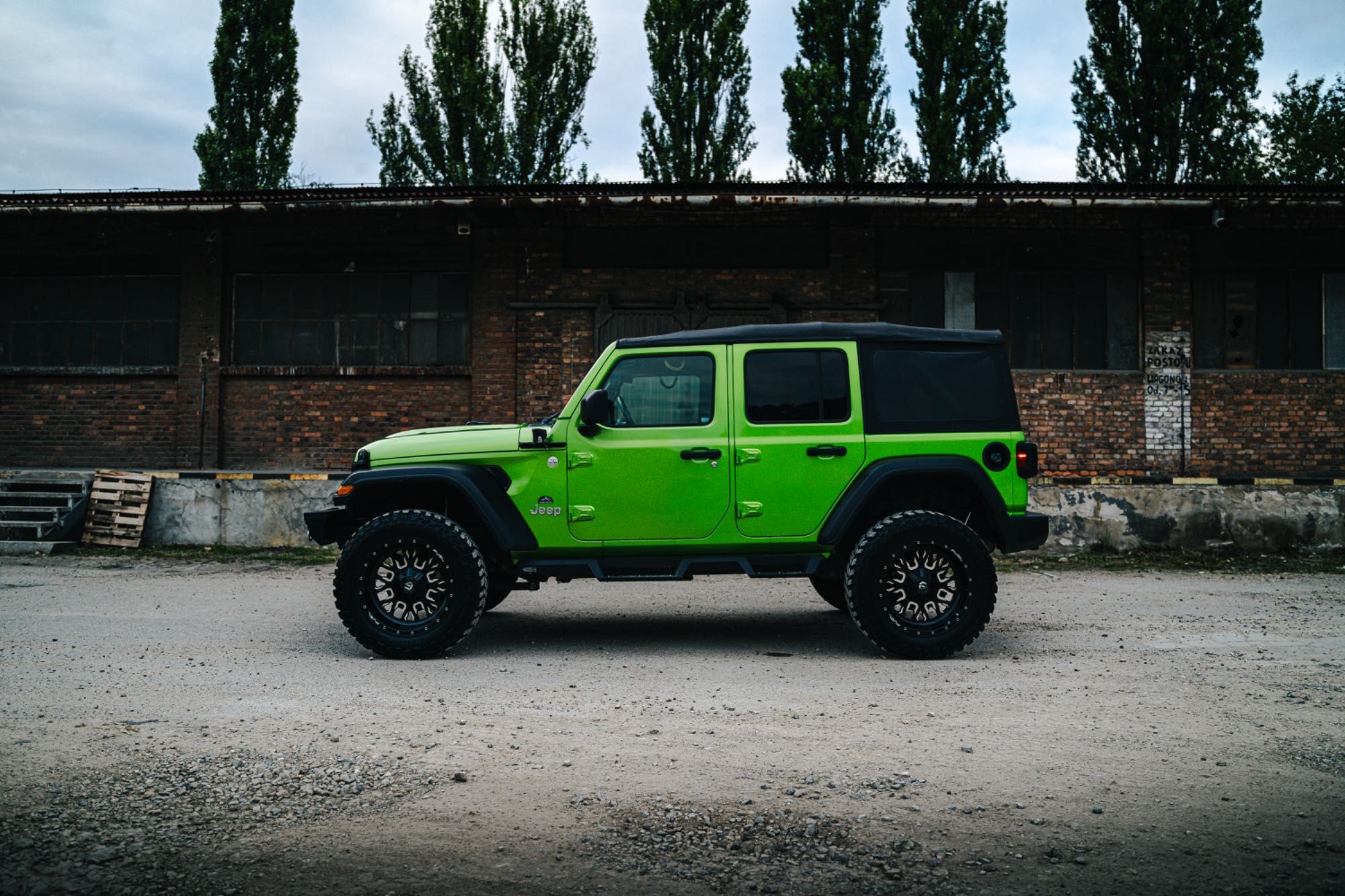 Wynajem Jeep Wrangler Unlimited V6 4x4 bez kaucji wypożyczalnia