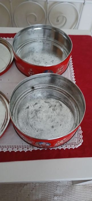 Latas motivo Natal, usadas
