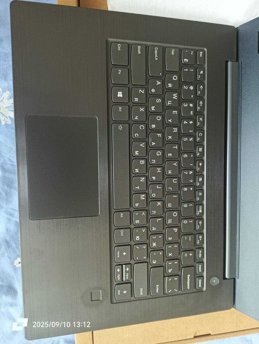 Lenovo V330-14IKB. Хороший ноутбук у чудовому стані