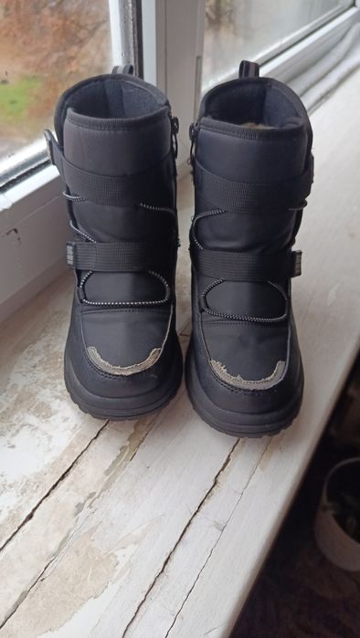 Зимові чоботи на хлопчика