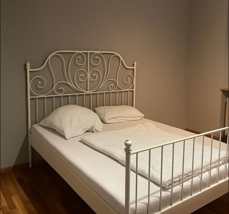 Łóżko metalowe białe Ikea Leirvik 140x200 stelaż i materac