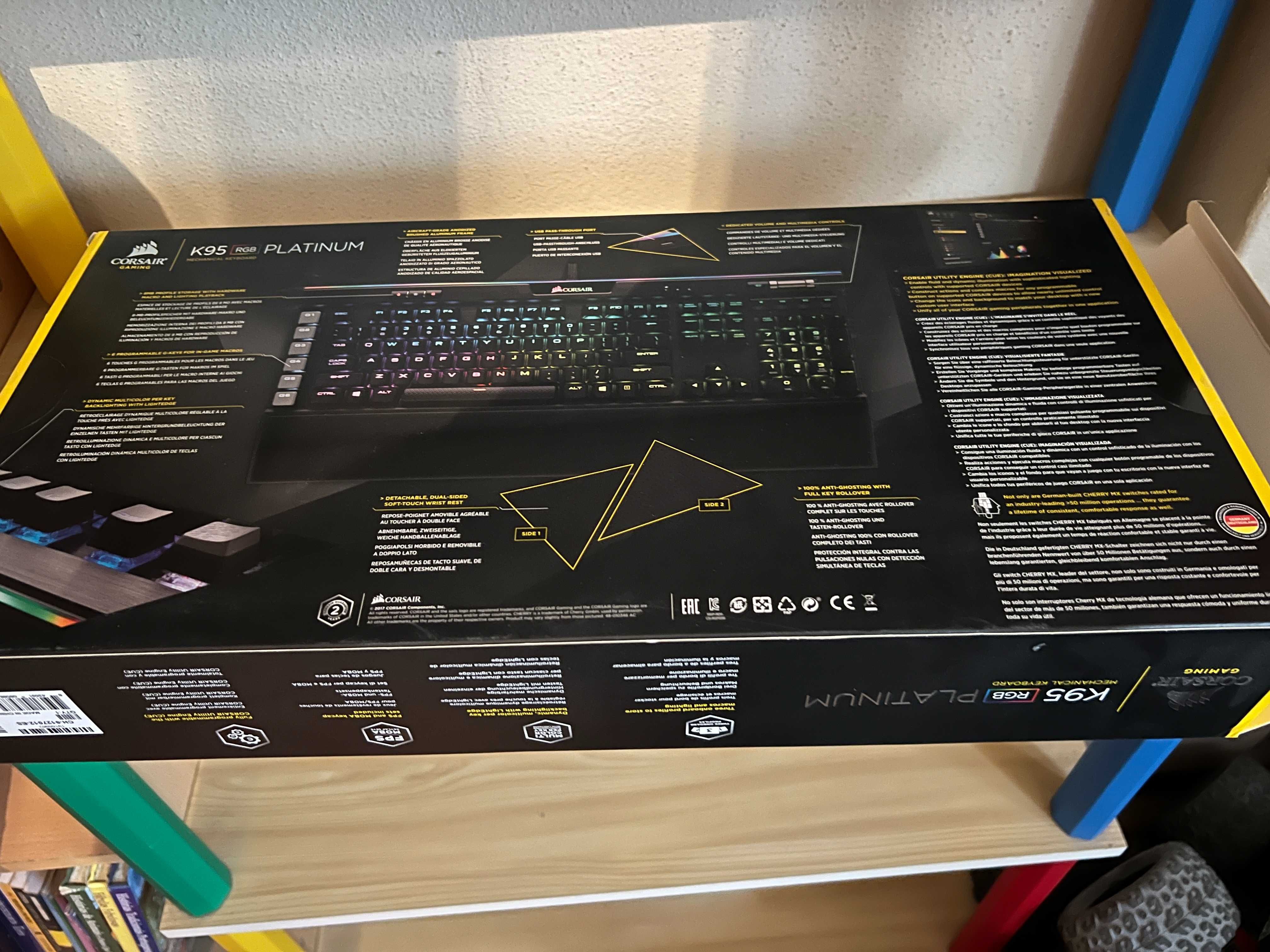 Teclado Corsair K95 RGB Platinum + Tapete corsair mm800 rgb + Rato