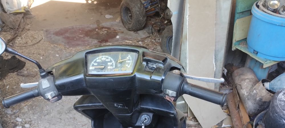 Три скутер Yamaha.             .