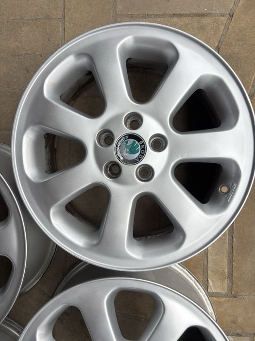 Оригінальні диски 5/100 r16 6.5j et42 skoda octavia vw golf seat