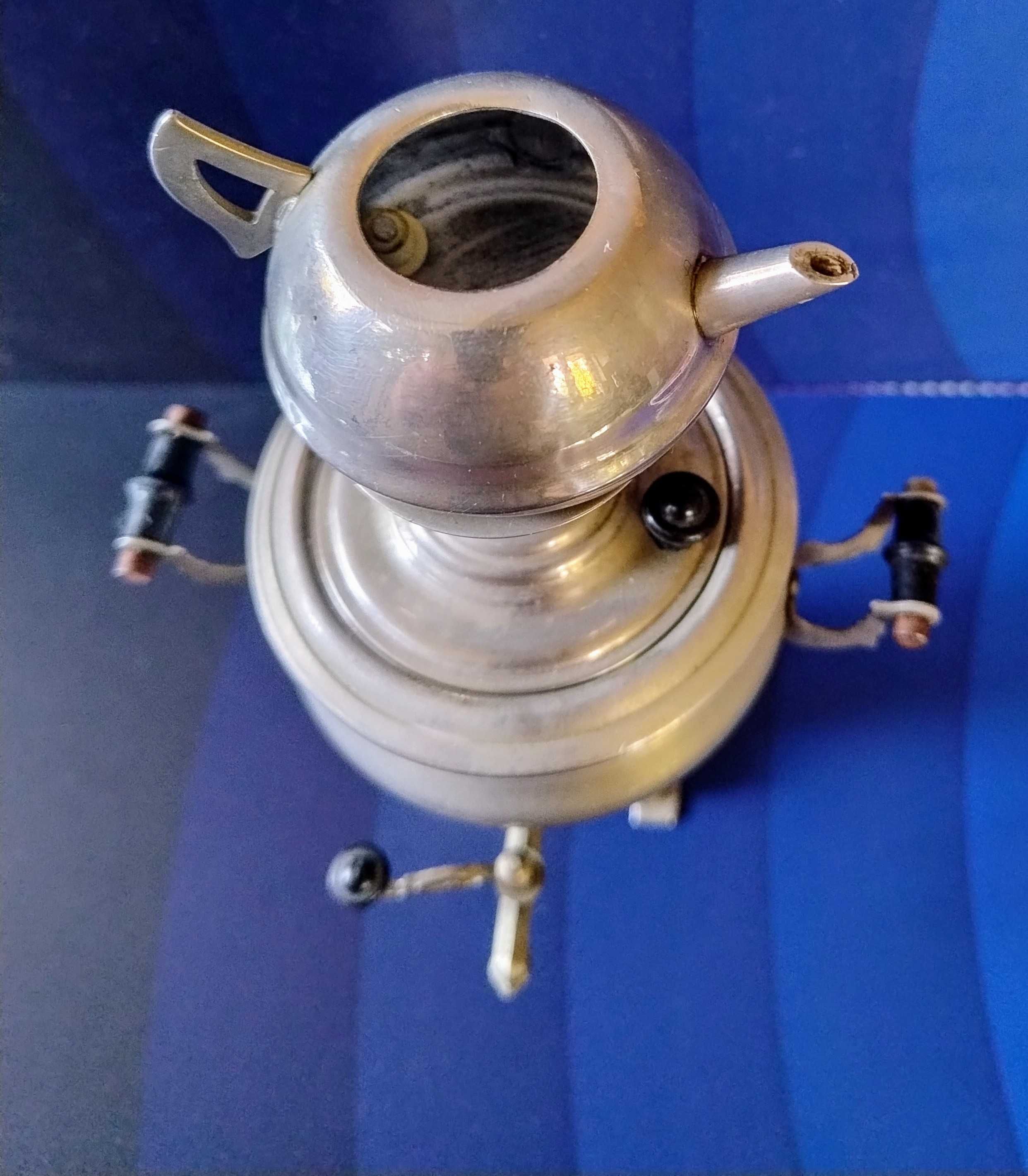 Samowar mini ozdoba 1974r. 
z czajniczkiem.