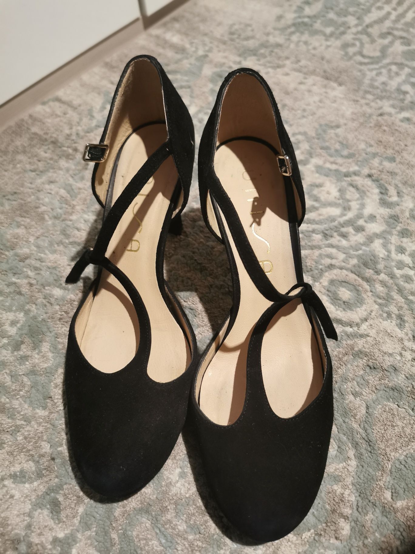 Buty na obcasie Unisa r. 40