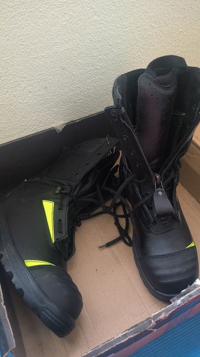 Чоботи пожежника, пожежне взуття