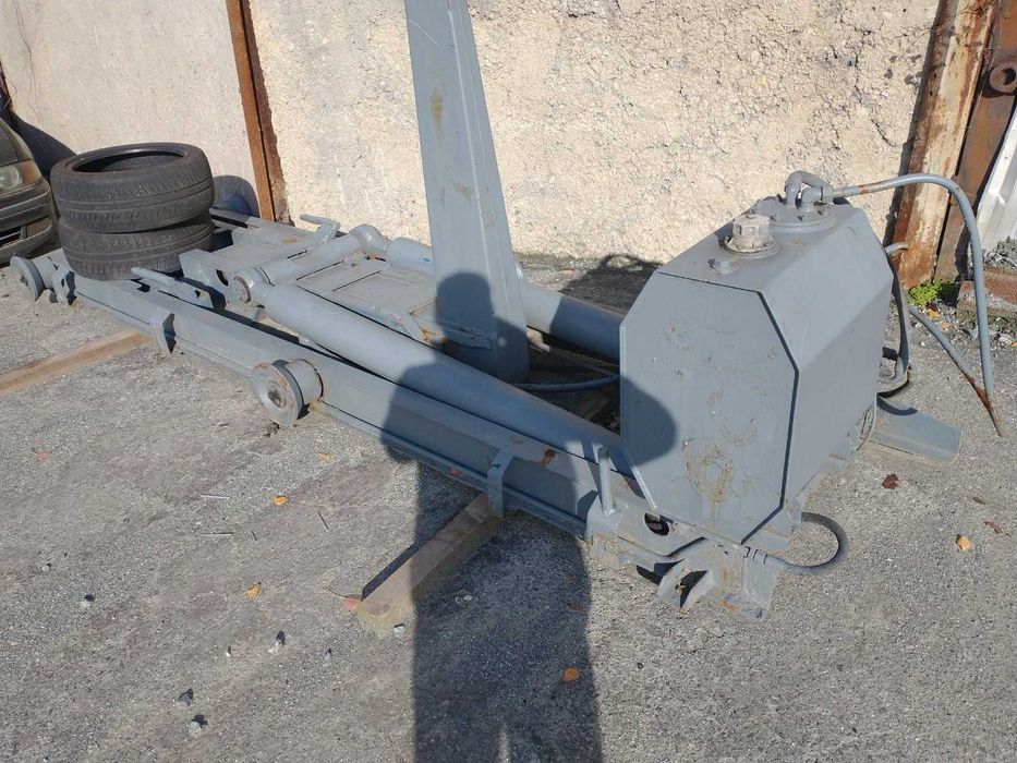 Urządzenie hakowe kontener budowlany